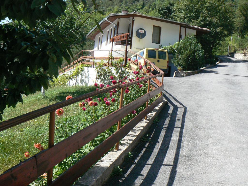 Fisherman'S Hut Family Hotel Beden Exterior foto